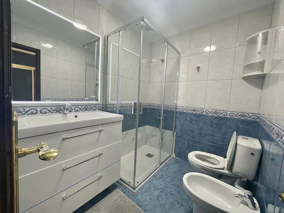 Affordable Holiday Accommodation For Large Families And Groups At Las Canteras Beach With 3 Bedrooms And Free Parking Las Palmas de Gran Canaria Dış mekan fotoğraf