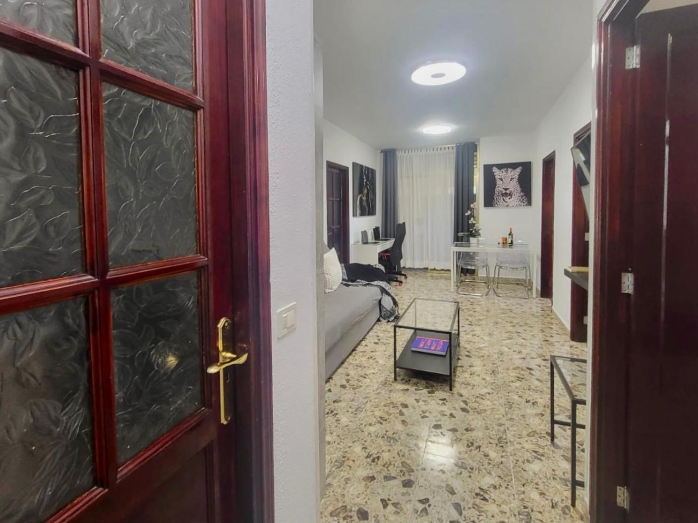 Affordable Holiday Accommodation For Large Families And Groups At Las Canteras Beach With 3 Bedrooms And Free Parking Las Palmas de Gran Canaria Dış mekan fotoğraf
