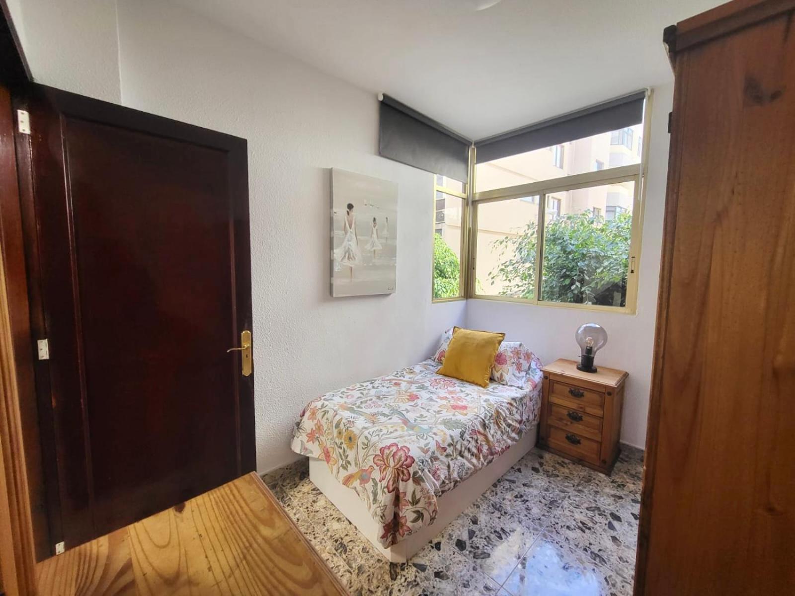 Affordable Holiday Accommodation For Large Families And Groups At Las Canteras Beach With 3 Bedrooms And Free Parking Las Palmas de Gran Canaria Dış mekan fotoğraf